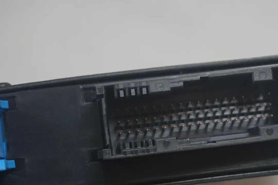 BMW 1 Series E87 ECU Body Control Module Unit PL2 JBBFE 3165 - SKU 6951537 - Part number 6951537