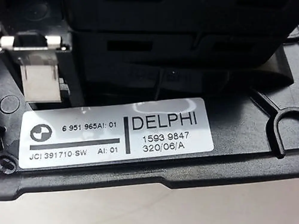 BMW 5 SERIES E60 E61 M5 Trim panel Switch window lifter rear right 6951965 O/S - SKU 6951965-2 - Part number 61316951965