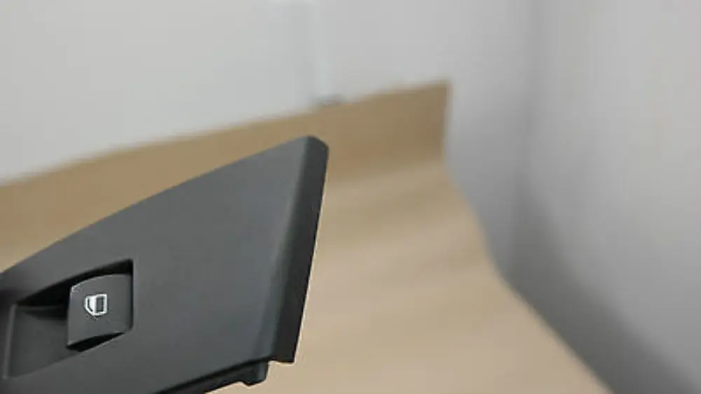 Trim Panel Switch window lifter rear right O/S to BMW 5 SERIES E60 E61 M5 with Part number 6951965 BMW 5 SERIES E60 E61 M5 Trim Panel Switch window lifter rear right O/S - SKU 6951965 - Part number 6951965