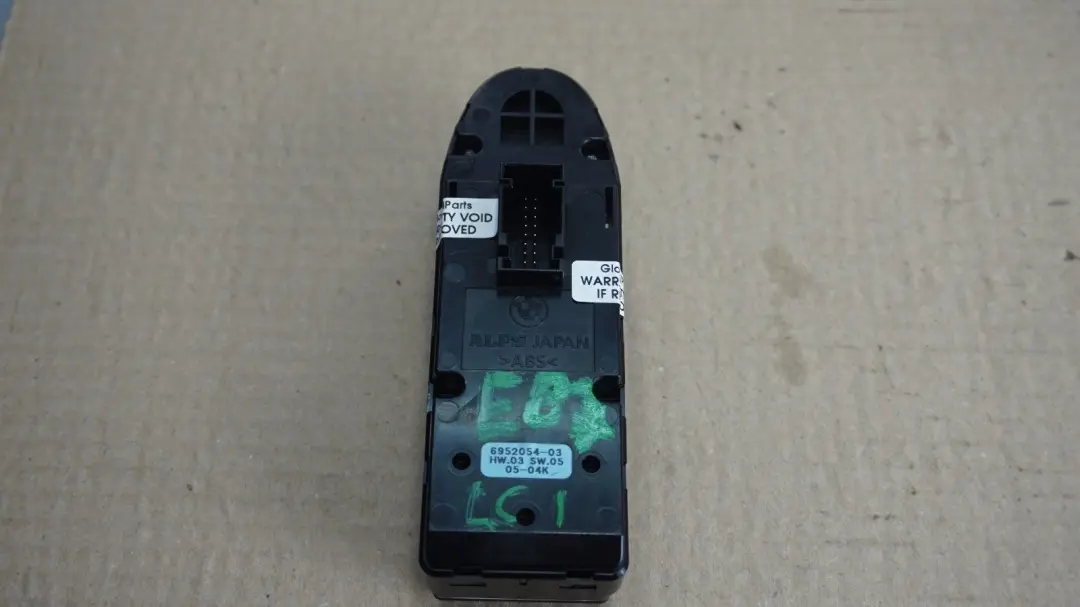 BMW E87N Interruptor Elevalunas Lado Conductor Derecho - SKU 6952054 - Número de pieza 6952054