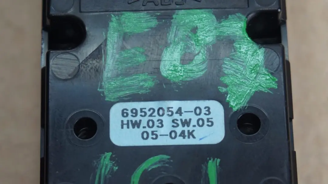 BMW E87N Interruptor Elevalunas Lado Conductor Derecho - SKU 6952054 - Número de pieza 6952054