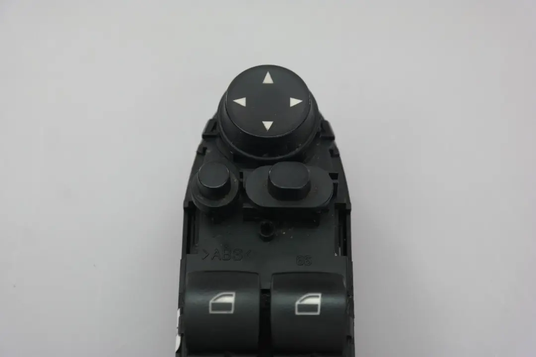 Fold Switch Window Lifter Driver's Side to BMW 1 Series E87 Power with Part number 6952064 BMW 1 Series E87 Power Fold Switch Window Lifter Driver's Side - SKU 6952064 - Part number 6952064