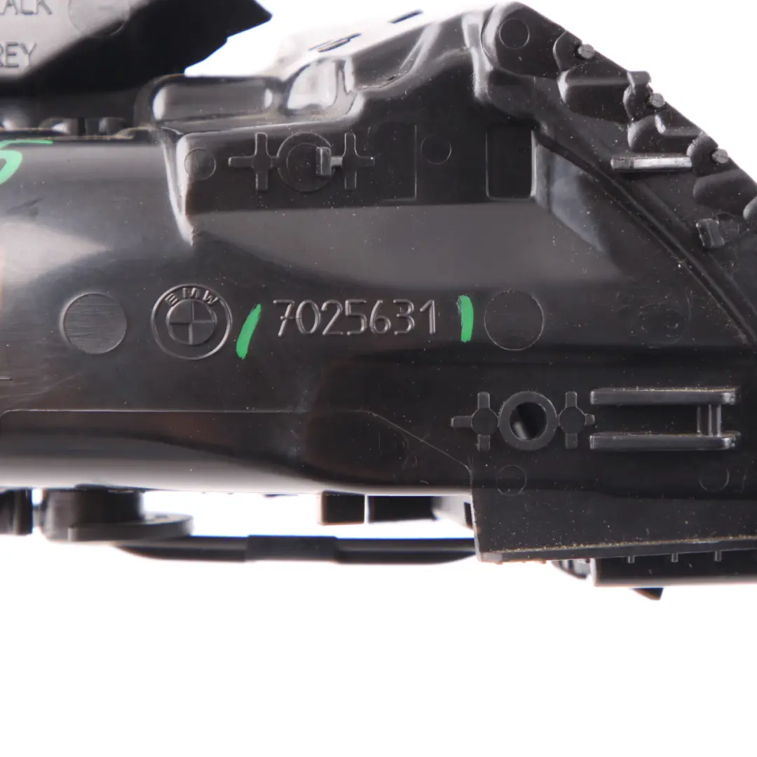 Griglia aria fresca sinistra bocchetta cruscotto Nero 7025631 per BMW Z4 E85 E86 con numero di parte 6954301 BMW Z4 E85 E86 Griglia aria fresca sinistra bocchetta cruscotto Nero 7025631 - SKU 6954301-1 - Numero di parte 6954301