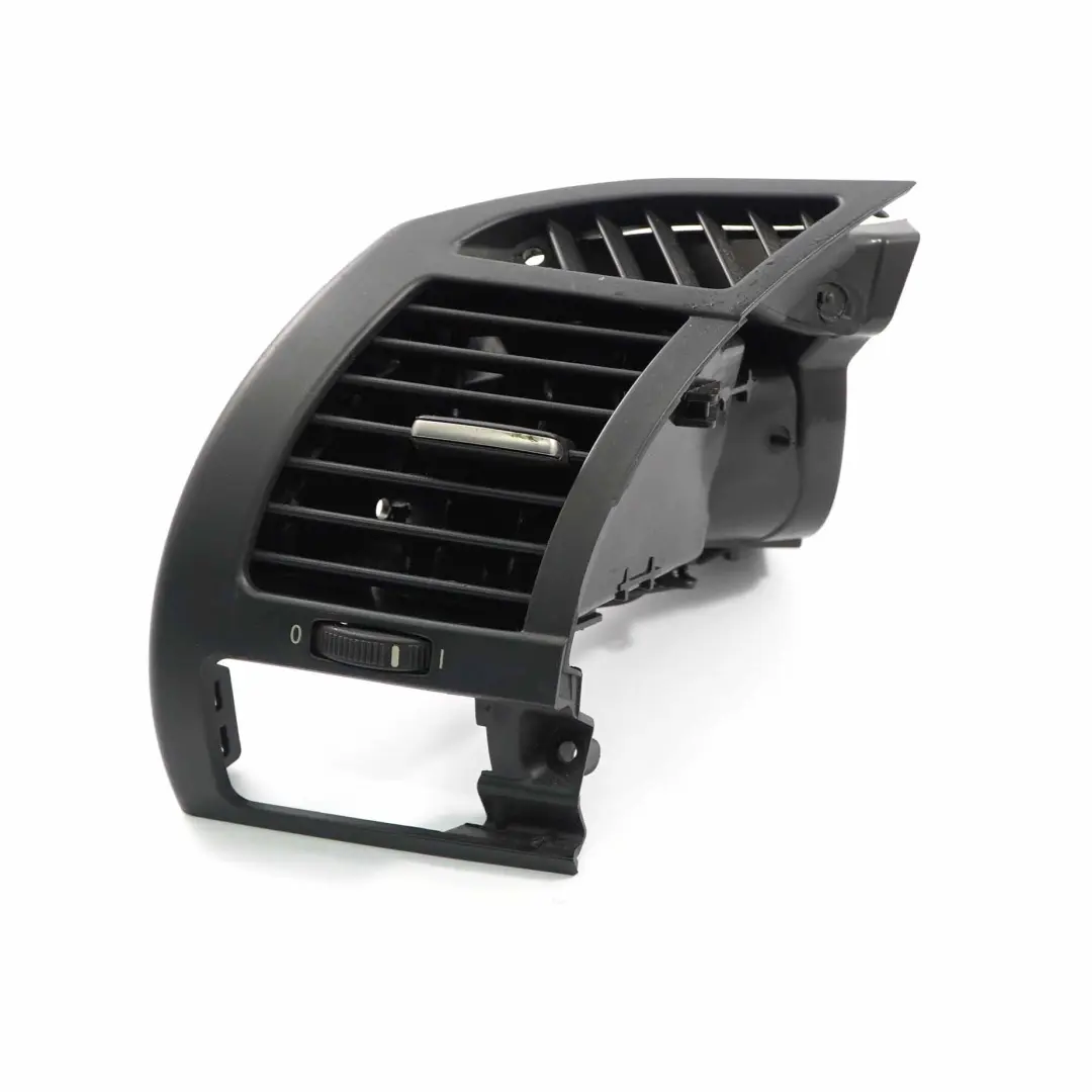 Griglia aria fresca sinistra sfiato cruscotto pannello 7025631 per BMW E85 E86 con numero di parte 6954301 BMW E85 E86 Griglia aria fresca sinistra sfiato cruscotto pannello 7025631 - SKU 6954301-2 - Numero di parte 6954301