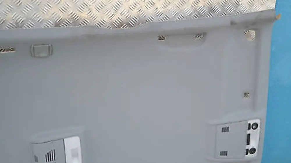 Genuine BMW 1 SERIES E87 E87N LCi Headlining moulded roof lining ALASKAGRAU to with Part number 6956003 Genuine BMW 1 SERIES E87 E87N LCi Headlining moulded roof lining ALASKAGRAU - SKU 6956003 - Part number 6956003