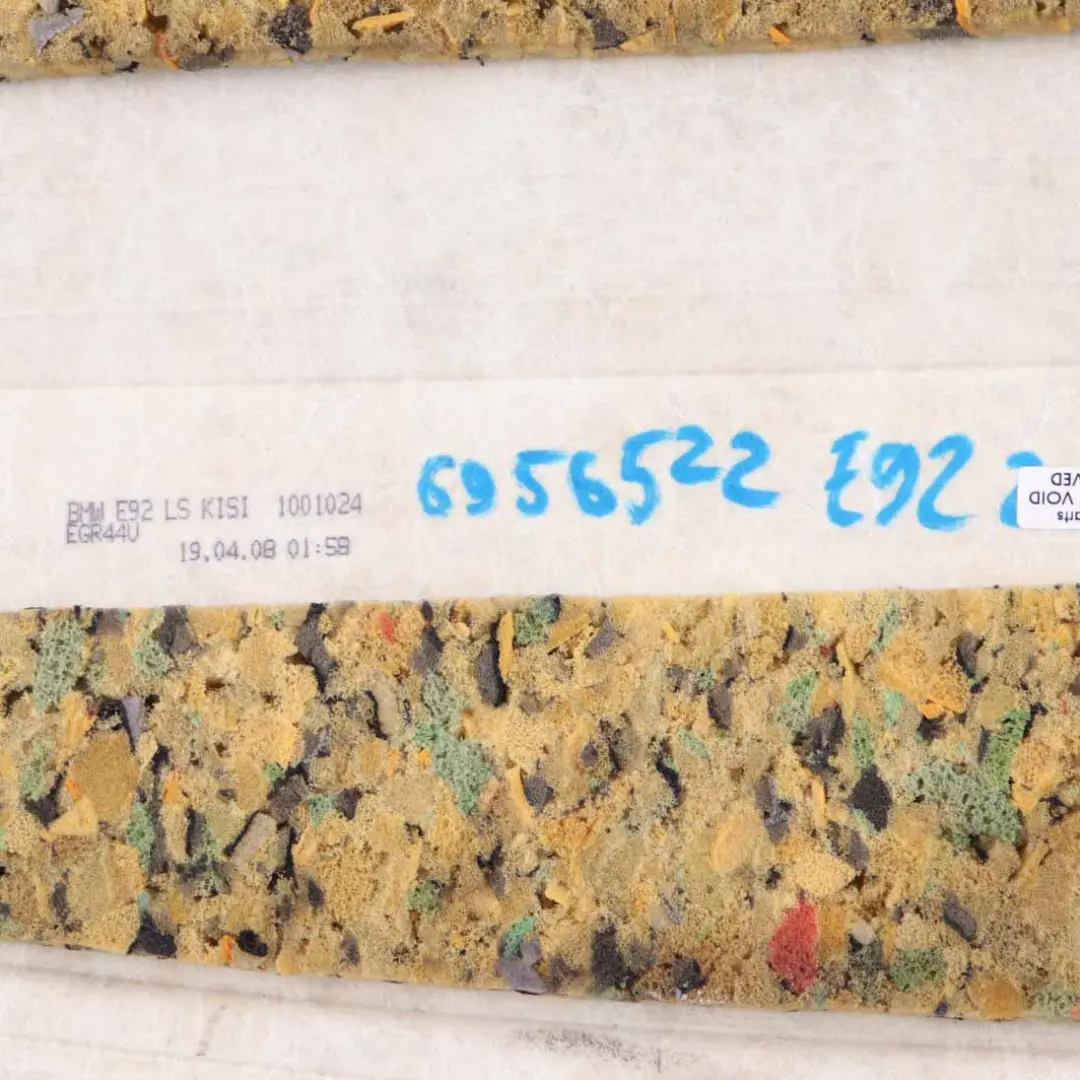 Parrilla Luneta Trasera Maletero Compartimento Antracita para BMW E92 con número de pieza 6956515 BMW E92 Parrilla Luneta Trasera Maletero Compartimento Antracita - SKU 6956522 - Número de pieza 6956515