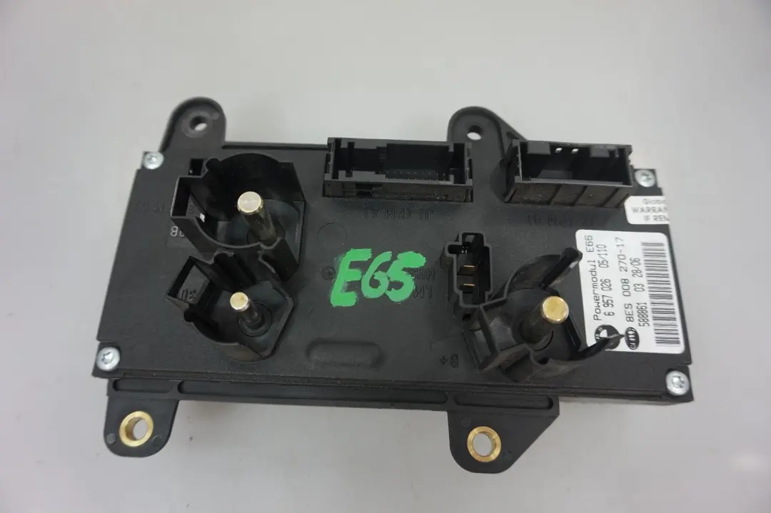 Moduł Sterowania Zasilaniem ECU do BMW E65 E66 o numerze 6957026 BMW E65 E66 Moduł Sterowania Zasilaniem ECU - SKU 6957026 - Numer Części 6957026