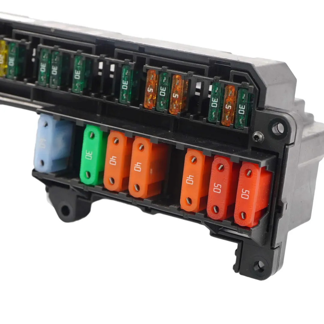 BMW E60 E61 E63 Caja De Fusibles De Distribución Eléctrica - SKU 6957330 - Número de pieza 61146957330