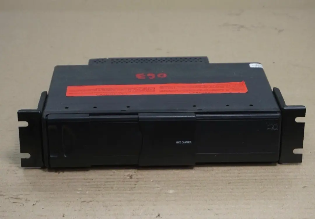 Changer Senza Rivista per BMW E81 E87 E90 E91 E92 6 CD con numero di parte 6958198 BMW E81 E87 E90 E91 E92 6 CD Changer Senza Rivista - SKU 6958198 - Numero di parte 6958198