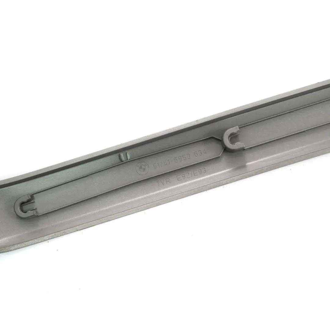 Banda Decorativa Puerta Delantera Derecha Titan II para BMW E92 E93 con número de pieza 6958234 BMW E92 E93 Banda Decorativa Puerta Delantera Derecha Titan II - SKU 6958234 - Número de pieza 6958234