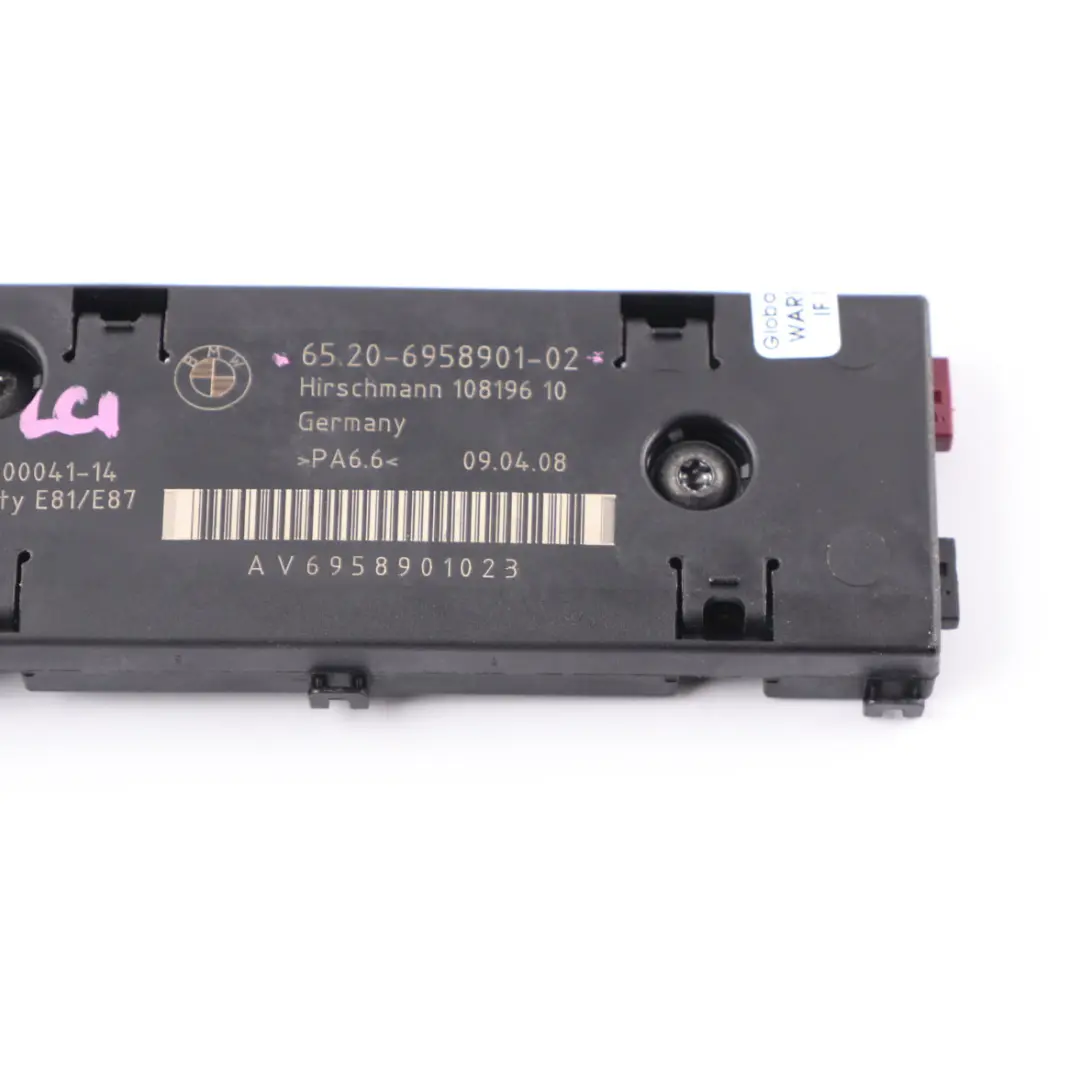 Aerial Antenna Amplifier Diversity DAB Control Unit to BMW E81 E87 with Part number 6958901 BMW E81 E87 Aerial Antenna Amplifier Diversity DAB Control Unit - SKU 6958901 - Part number 6958901