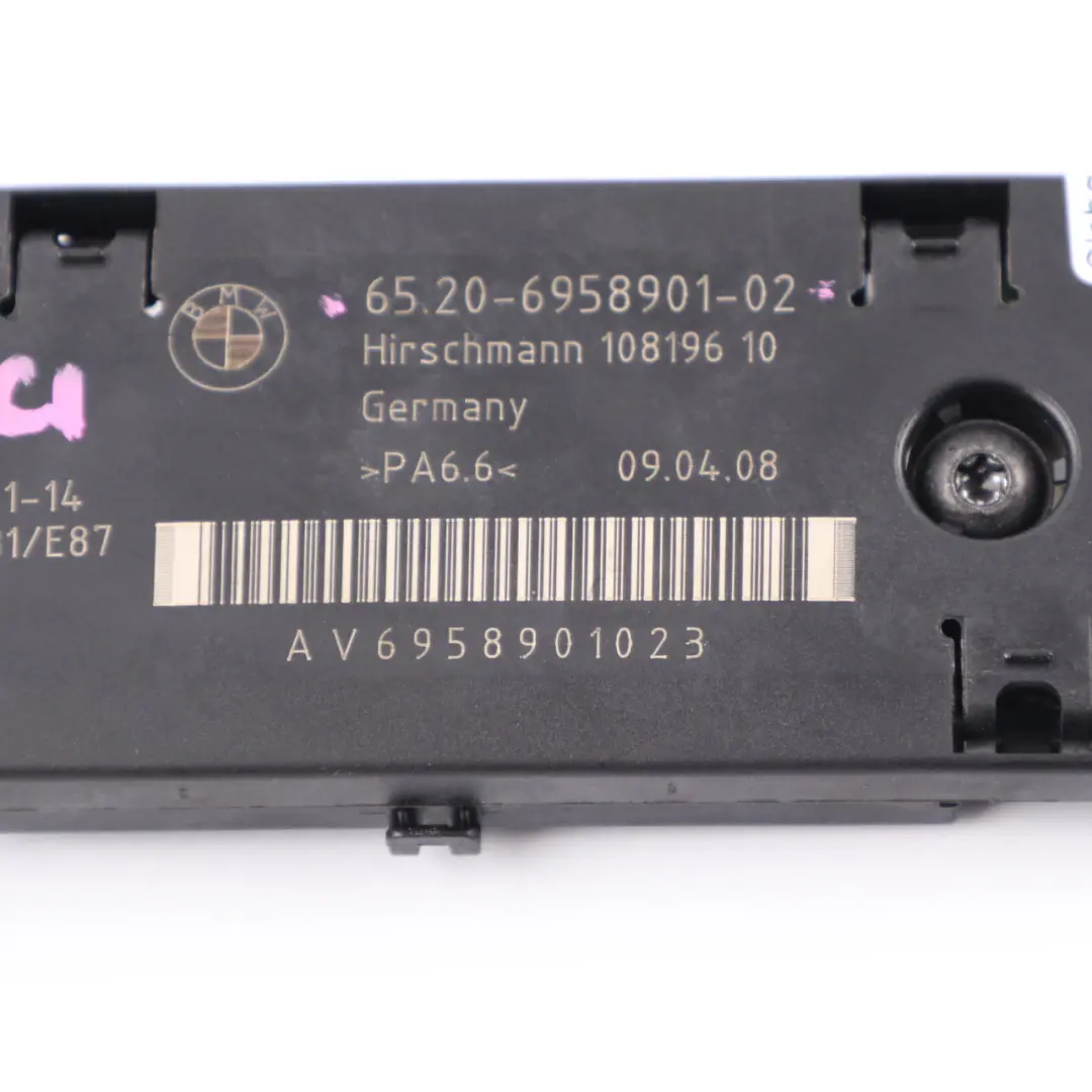 Aerial Antenna Amplifier Diversity DAB Control Unit to BMW E81 E87 with Part number 6958901 BMW E81 E87 Aerial Antenna Amplifier Diversity DAB Control Unit - SKU 6958901 - Part number 6958901