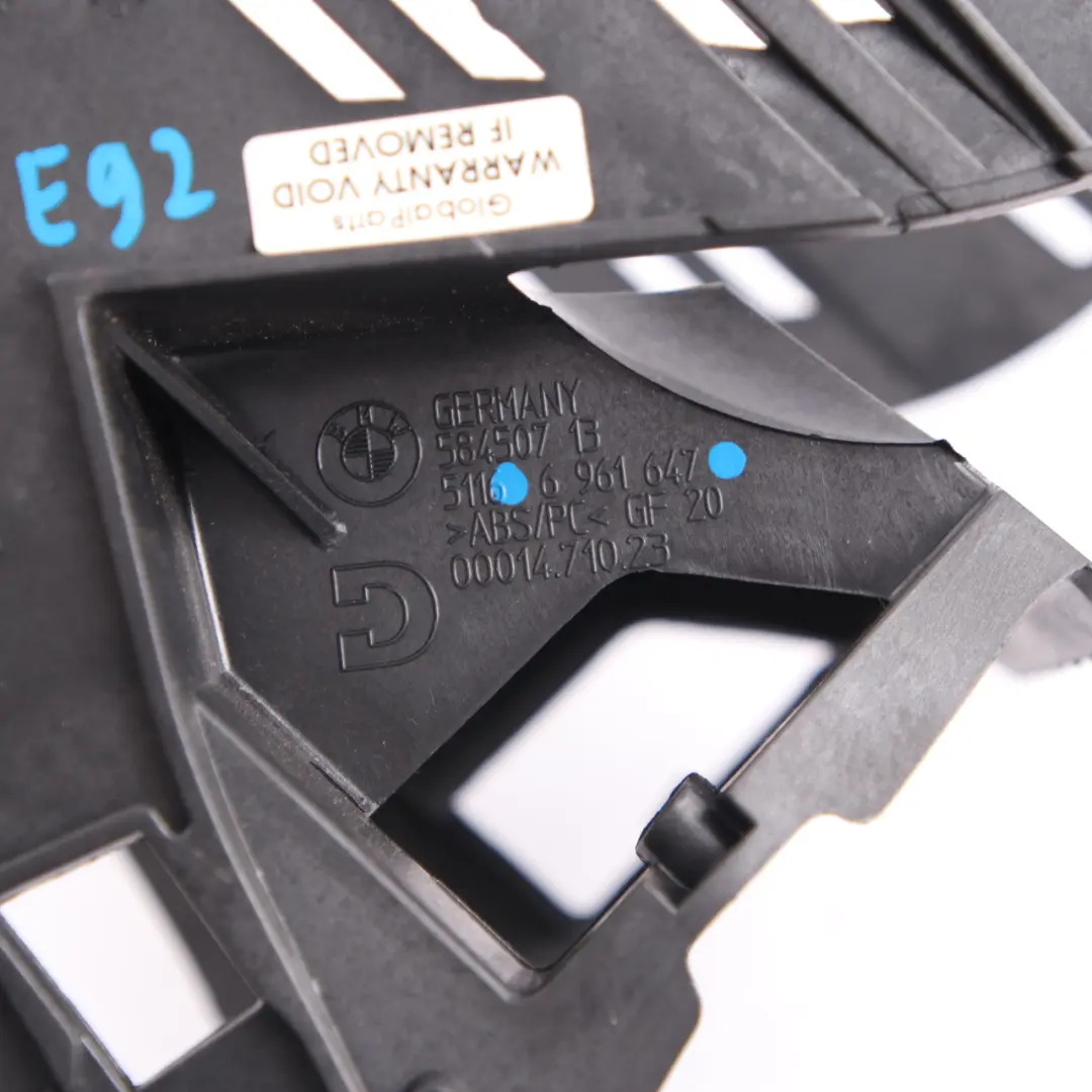 Support De Fixation De La Console Centrale Arrière BMW E92 Noir pour à propos du numéro de pièce 7127107 Support De Fixation De La Console Centrale Arrière BMW E92 Noir - SKU 6961647 - Numéro de pièce 7127107