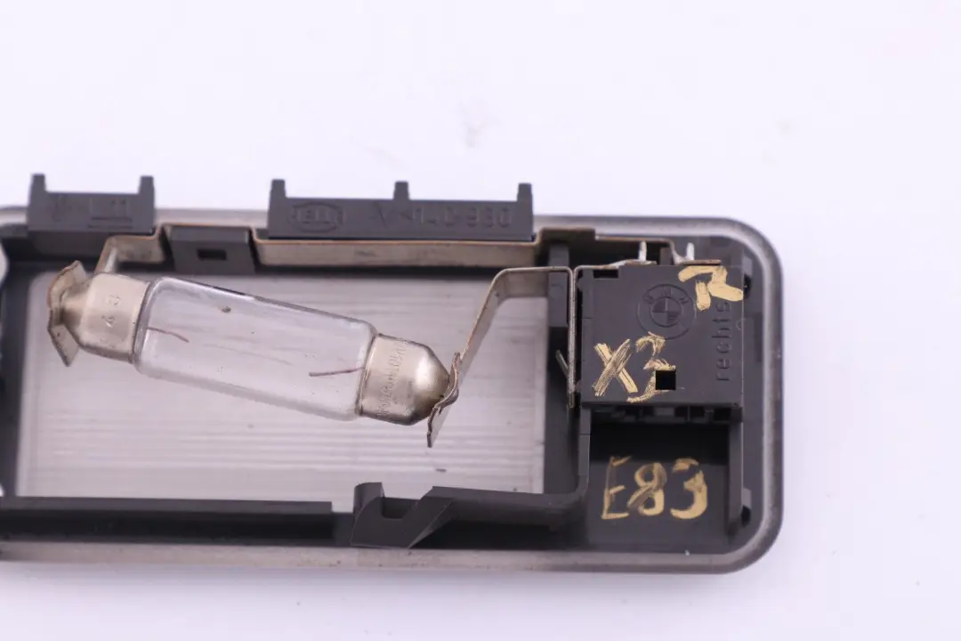 Lampka Lusterka Podsufitki Prawa 140930 do BMW E83 X3 o numerze 6961994 BMW E83 X3 Lampka Lusterka Podsufitki Prawa 140930 - SKU 6961994 - Numer Części 6961994