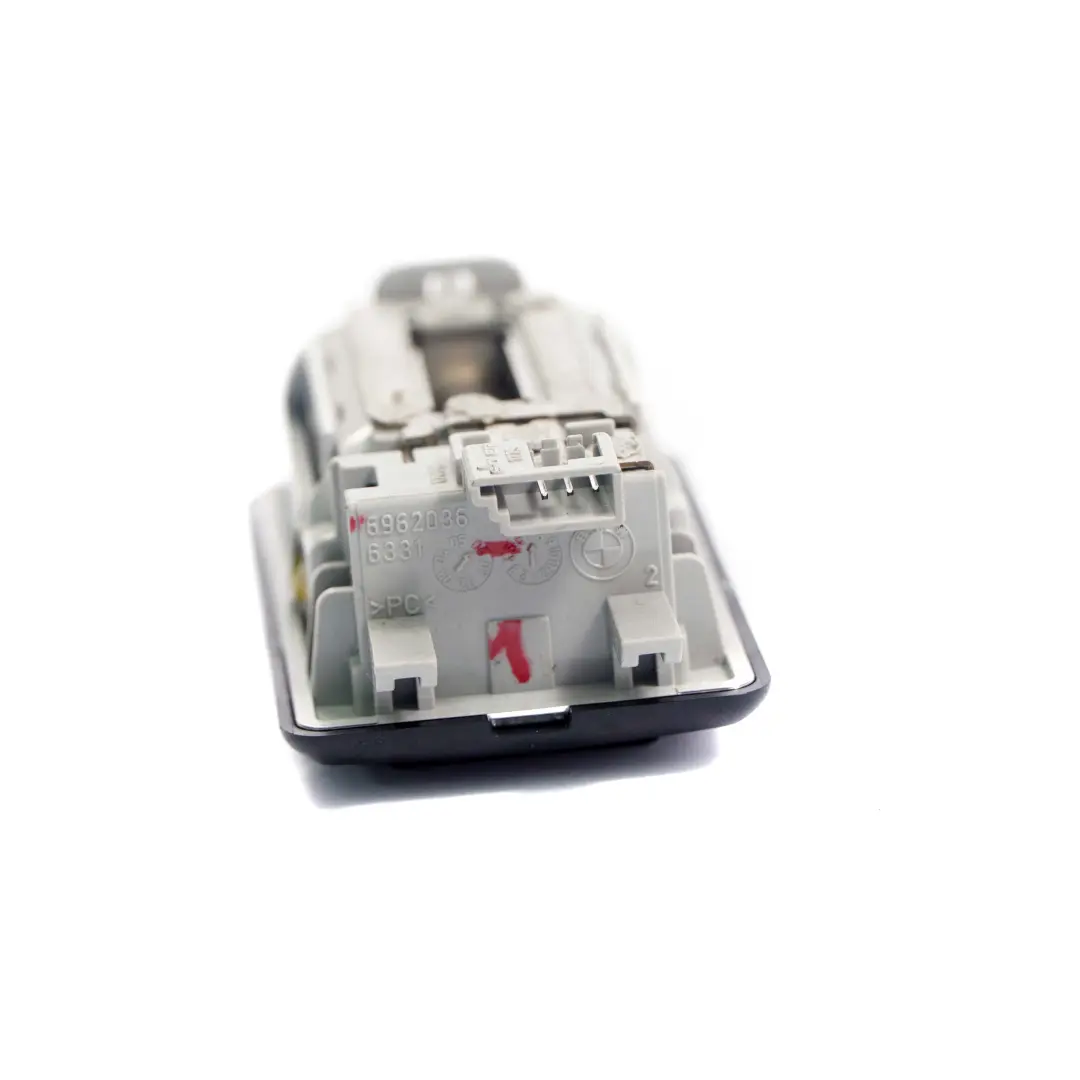 Lampka Podsufitki Oświetlenie Kabiny Czarna do BMW X5 E53 X3 E83 o numerze 6962036 BMW X5 E53 X3 E83 Lampka Podsufitki Oświetlenie Kabiny Czarna - SKU 6962036-1 - Numer Części 6962036