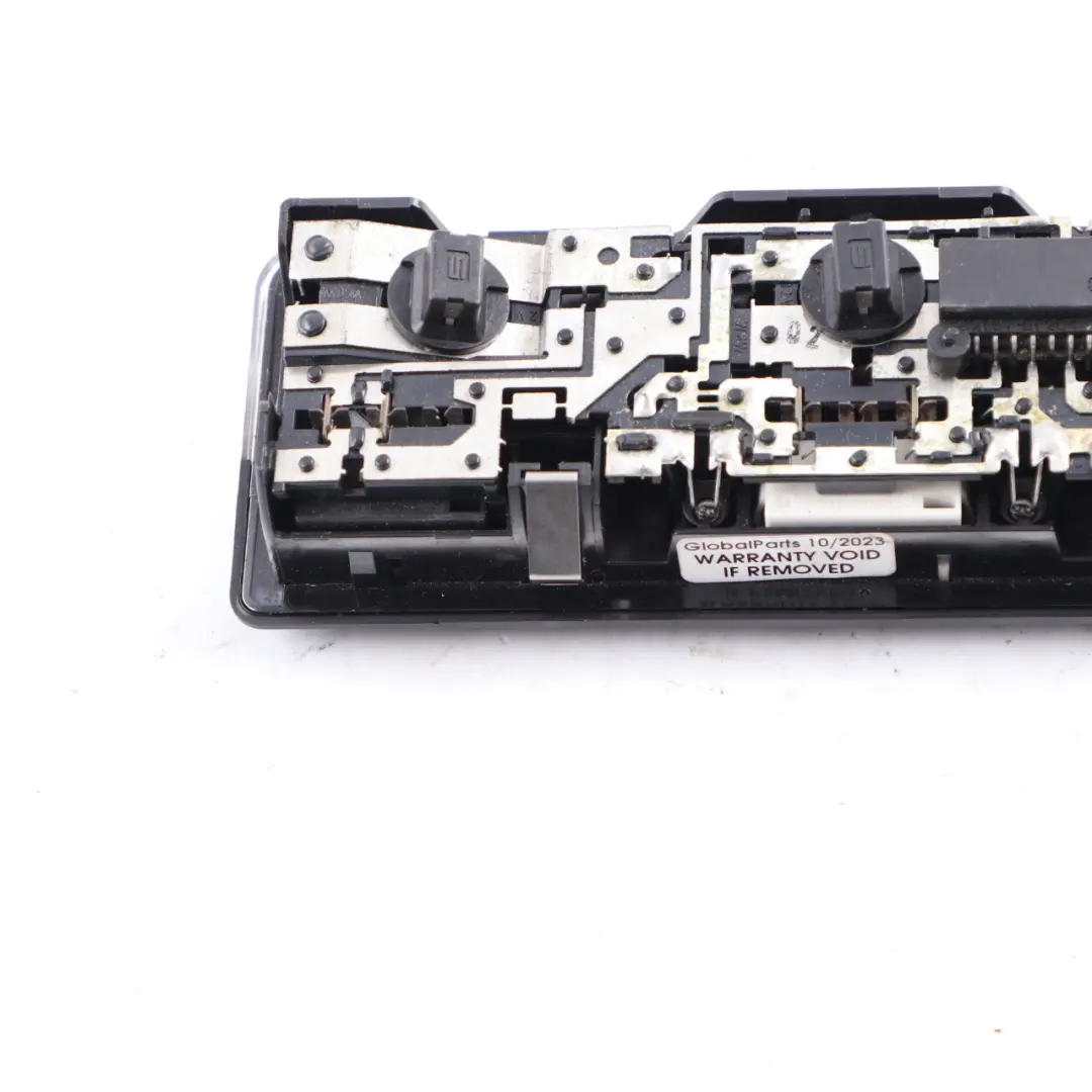 E63N E64 E64N LCI Luce anteriore di lettura interna 6935883 per BMW E63 con numero di parte 6962055 BMW E63 E63N E64 E64N LCI Luce anteriore di lettura interna 6935883 - SKU 6962055 - Numero di parte 6962055