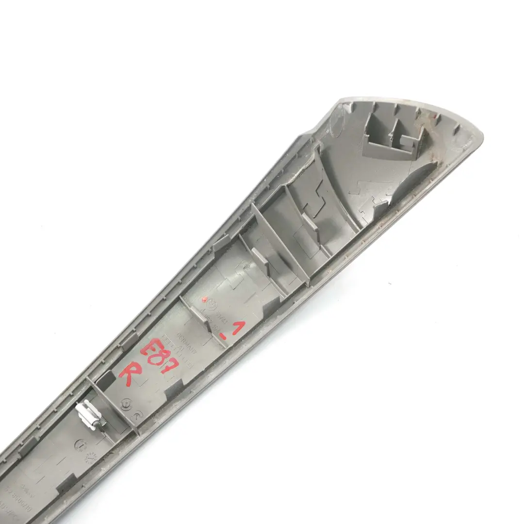 Striscia Rivestimento Interno Maniglia Porta Destra Titan Opaco per BMW E81 E82 E87 con numero di parte 6962104 BMW E81 E82 E87 Striscia Rivestimento Interno Maniglia Porta Destra Titan Opaco - SKU 6962104-1 - Numero di parte 6962104