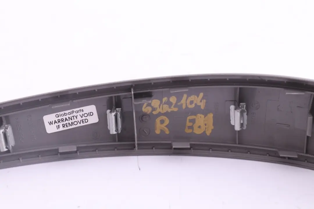 Striscia rivestimento interno maniglia porta destra Titan Matt per BMW E87 con numero di parte 6962104 BMW E87 Striscia rivestimento interno maniglia porta destra Titan Matt - SKU 6962104 - Numero di parte 6962104