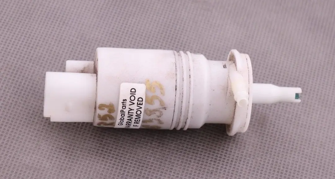 Pompa lavavetro per Mini Cabrio One Cooper R52 con numero di parte 6963855 Mini Cabrio One Cooper R52 Pompa lavavetro - SKU 6963855 - Numero di parte 6963855