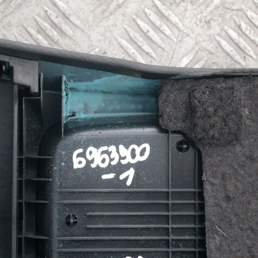 Konsole mit Lichtpaket hintenSCHWARZ BLACK 6963900 für BMW 3 er 1 E92 E93 LCi mit Teilenummer 51166963900 BMW 3 er 1 E92 E93 LCi Konsole mit Lichtpaket hintenSCHWARZ BLACK 6963900 - SKU 6963900-1 - Teilenummer 51166963900