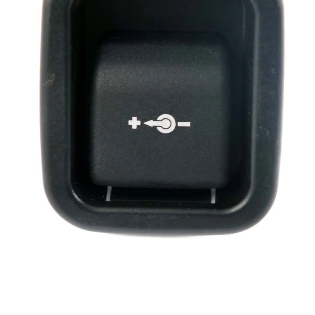  Supporto Presa Ricarica BMW E82 E90 E91 E92 F11 F20 F22 F30 Corrente - SKU 6964057 - Numero di parte 6964057