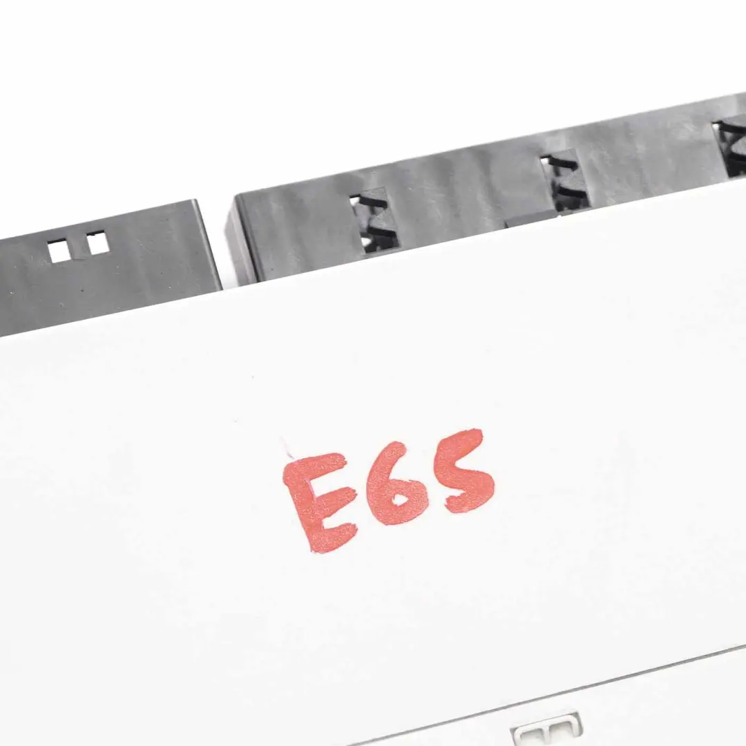 Appareil de Commande Porte Passager Avant pour BMW 7 E65 E66 E67 à propos du numéro de pièce 6964141 BMW 7 E65 E66 E67 Appareil de Commande Porte Passager Avant - SKU 6964141 - Numéro de pièce 6964141