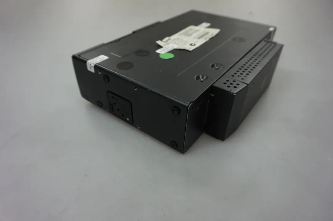 6-disc CD Changer With Magazine to BMW 1 3 Series E81 E87 E90 E91 E92 with Part number 6964602 BMW 1 3 Series E81 E87 E90 E91 E92 6-disc CD Changer With Magazine - SKU 6964602 - Part number 6964602