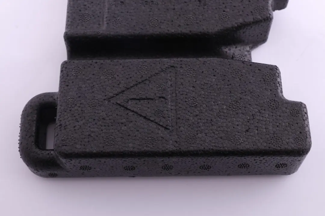 Coperchio Batteria Pannello Laterale Bagagliaio per BMW E90 LCI con numero di parte 6967678 BMW E90 LCI Coperchio Batteria Pannello Laterale Bagagliaio - SKU 6967678 - Numero di parte 6967678