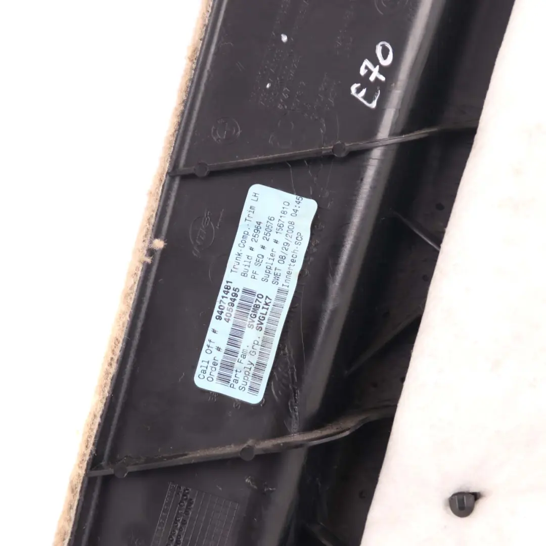 Boczek Bagażnika Lewy Tył Beż do BMW X5 E70 o numerze 6967847 BMW X5 E70 Boczek Bagażnika Lewy Tył Beż - SKU 6967847 - Numer Części 6967847