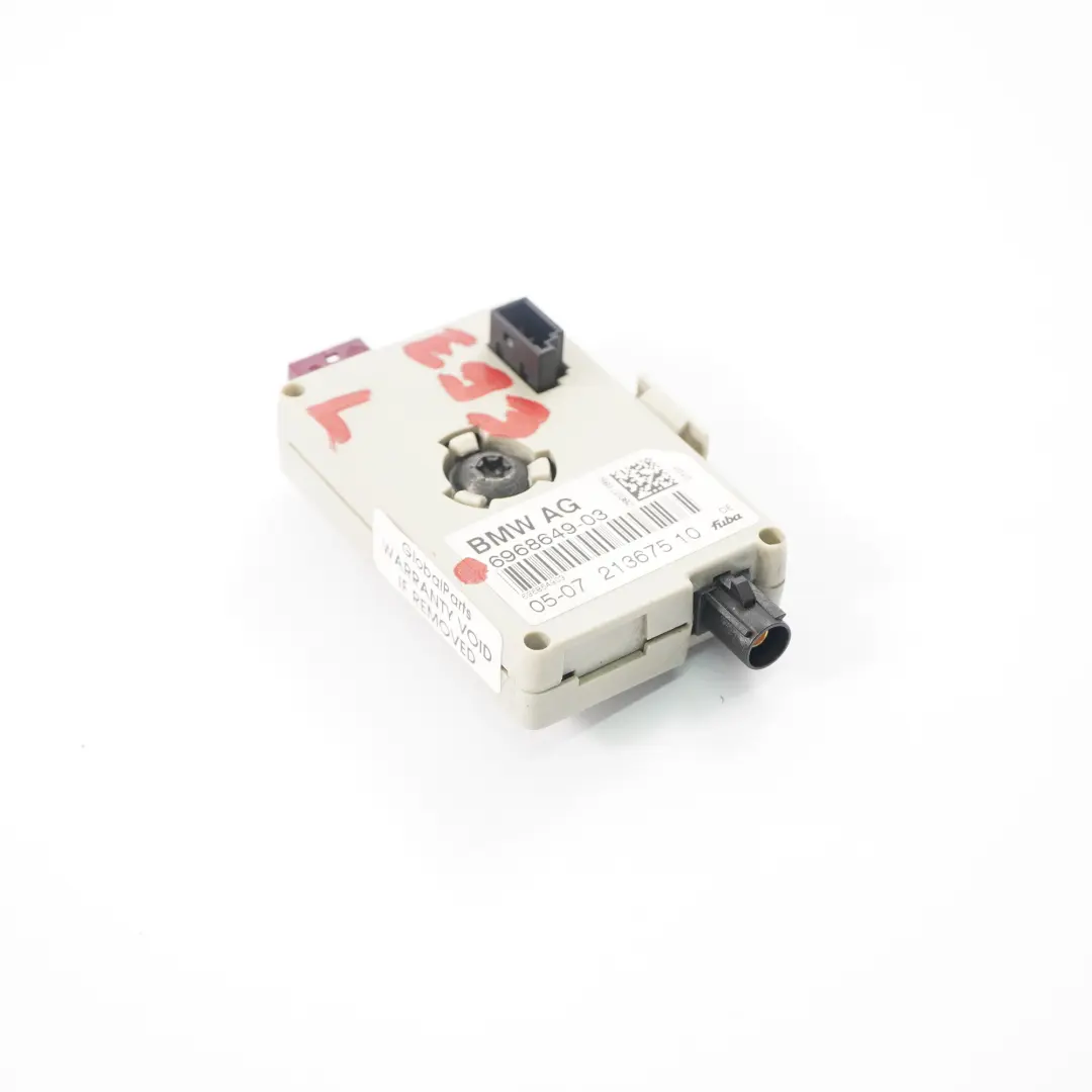 Antena Amplificador FM/AM Izquierda para BMW E93 Convertible con número de pieza 6968649 BMW E93 Convertible Antena Amplificador FM/AM Izquierda - SKU 6968649 - Número de pieza 6968649