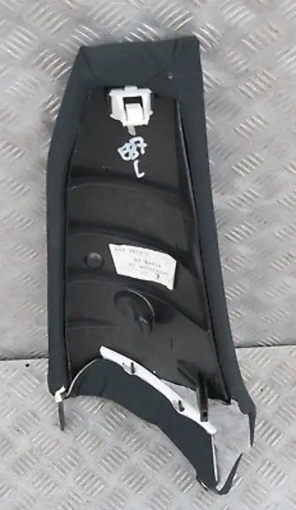 Cloth Lateral trim panel rear left seat side N/S 6968811 to BMW 1 SERIES E87 with Part number 52206968811 BMW 1 SERIES E87 Cloth Lateral trim panel rear left seat side N/S 6968811 - SKU 6968811-1 - Part number 52206968811