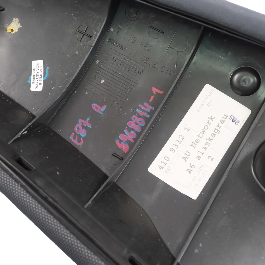 Finition de l'angle du siege arriere droit en tissu gris Network pour BMW E87 à propos du numéro de pièce 6968814 BMW E87 Finition de l'angle du siege arriere droit en tissu gris Network - SKU 6968814-1 - Numéro de pièce 6968814