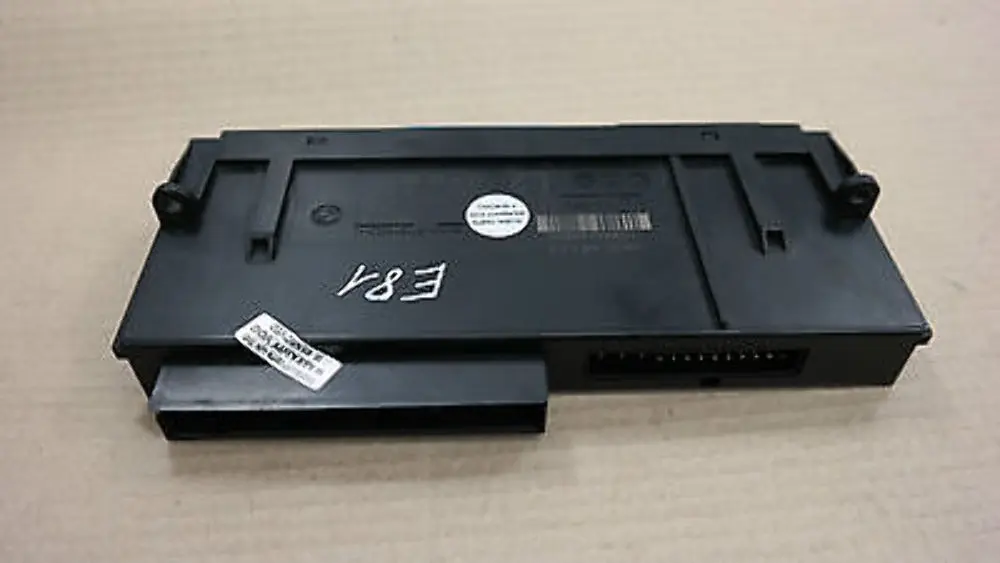 Appareil de Commande Unite de Confort L2 6135 pour BMW E81 à propos du numéro de pièce 61356968836 BMW E81 Appareil de Commande Unite de Confort L2 6135 - SKU 6968836 - Numéro de pièce 61356968836