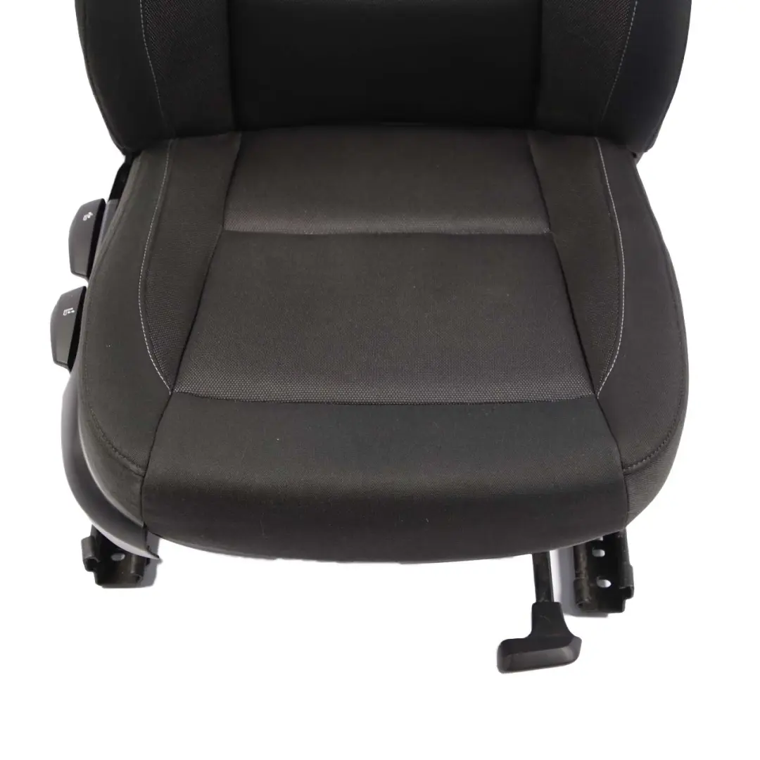 BMW E87 Cloth Fabric Interior Seat Front Right Side Network (siege avant droit) - SKU 6970532 - Numéro de pièce 6970532