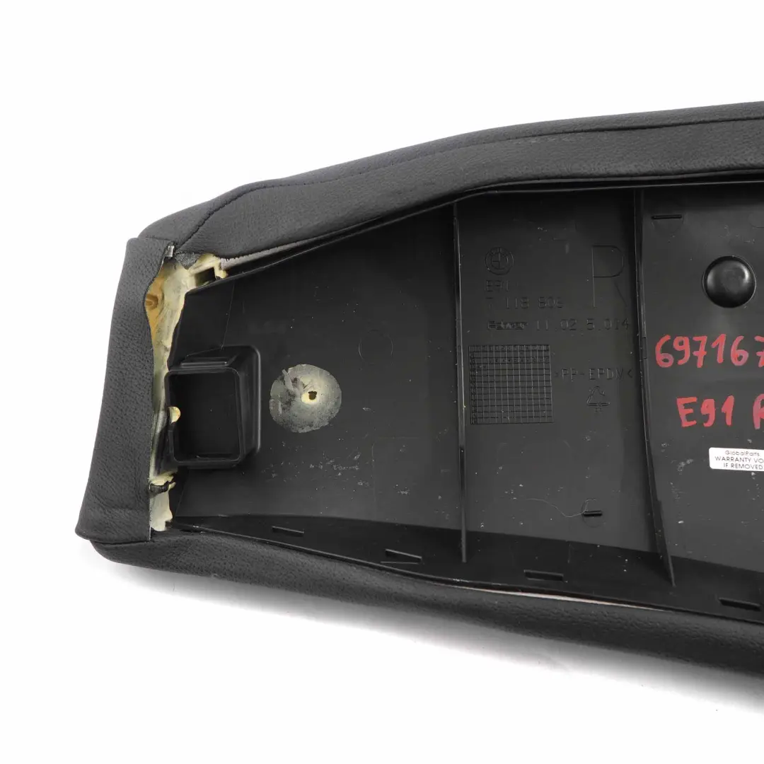 Boczek Tylnej Kanapy Prawy Czarna Skóra do BMW E91 o numerze 6971674 BMW E91 Boczek Tylnej Kanapy Prawy Czarna Skóra - SKU 6971674 - Numer Części 6971674