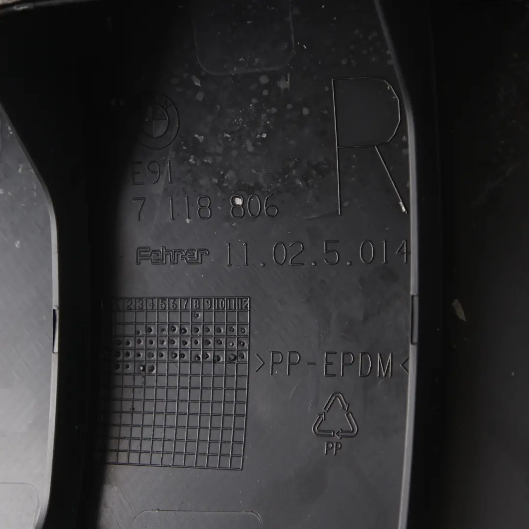 Side Finisher Rear Seat Bench Right O/S Touring Leather Beige to BMW E91 LCI with Part number 6971686 BMW E91 LCI Side Finisher Rear Seat Bench Right O/S Touring Leather Beige - SKU 6971686 - Part number 6971686