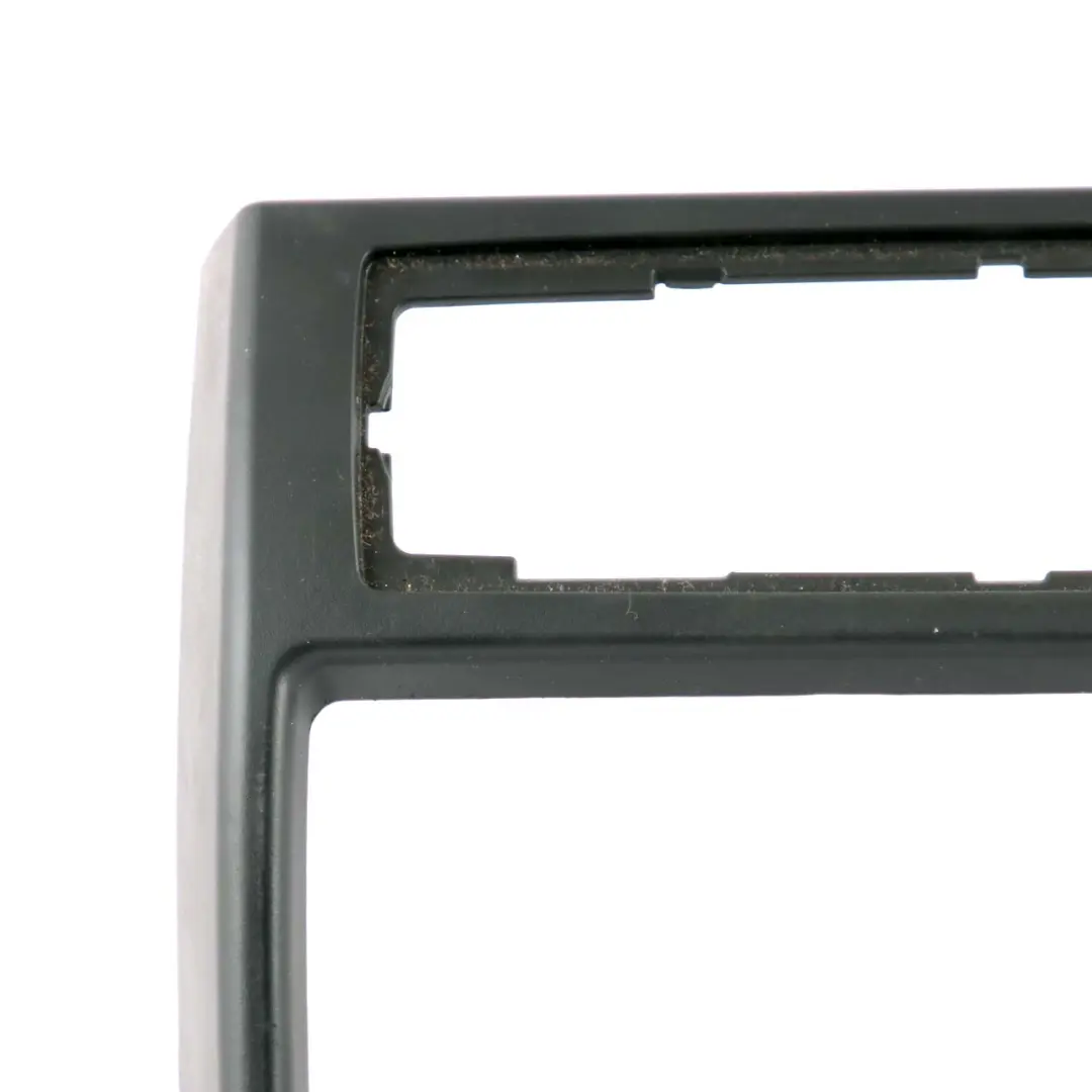 Ramka Osłona Tunel Środkowy Tył Czarna do BMW X5 E70 o numerze 6973507 BMW X5 E70 Ramka Osłona Tunel Środkowy Tył Czarna - SKU 6973507 - Numer Części 6973507