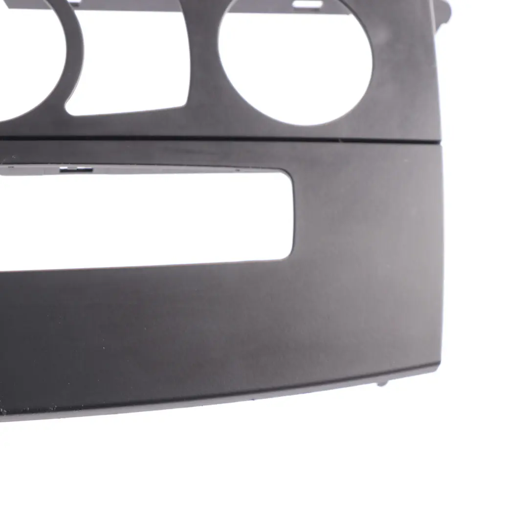 Coperchio Pannello Centrale Cruscotto Telaio Nero per BMW E60 E61 LCI con numero di parte 6976361 BMW E60 E61 LCI Coperchio Pannello Centrale Cruscotto Telaio Nero - SKU 6976361-2 - Numero di parte 6976361