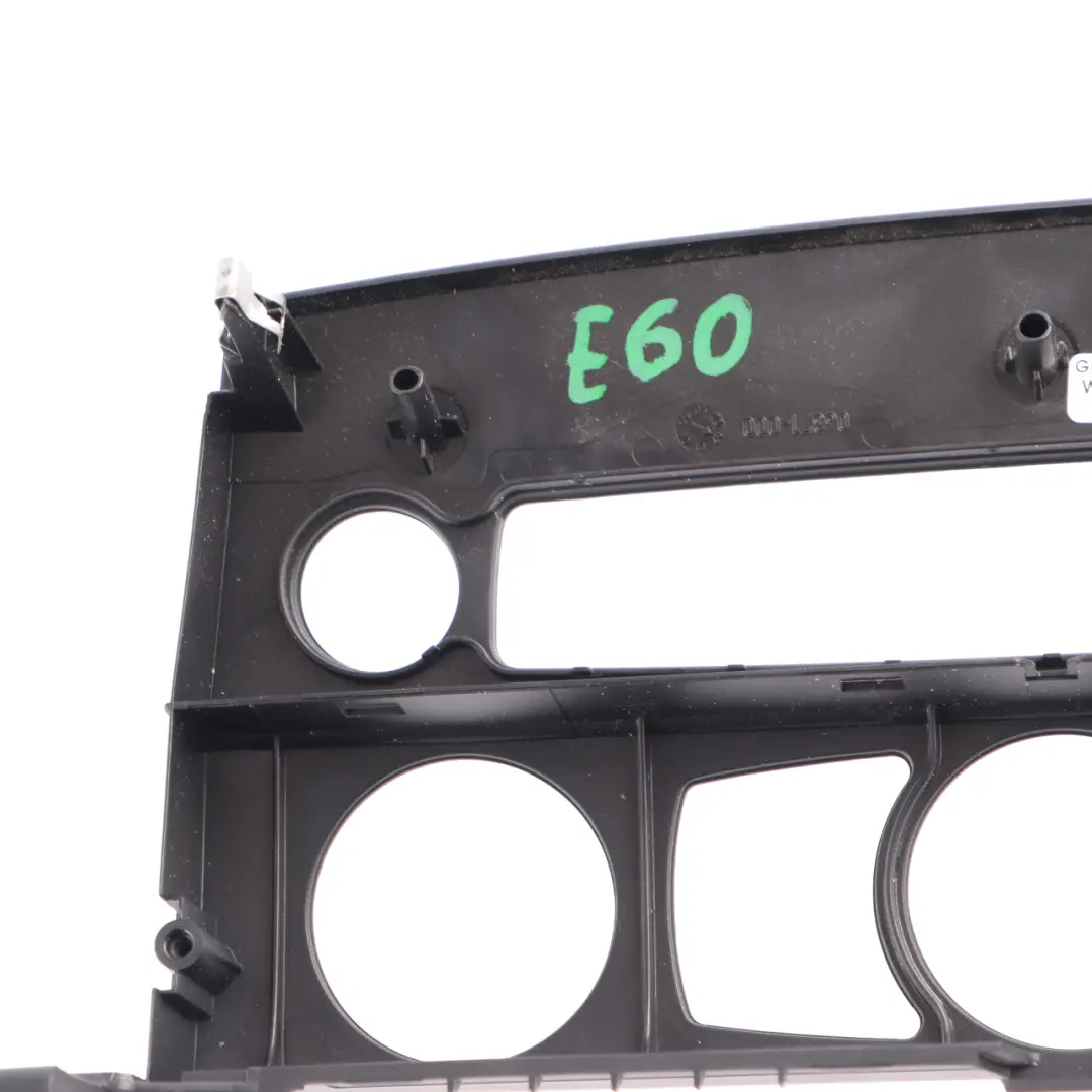Cache Panneau Centre Tableau de Bord Cadre Noir pour BMW E60 E61 LCI à propos du numéro de pièce 6976361 BMW E60 E61 LCI Cache Panneau Centre Tableau de Bord Cadre Noir - SKU 6976361-2 - Numéro de pièce 6976361