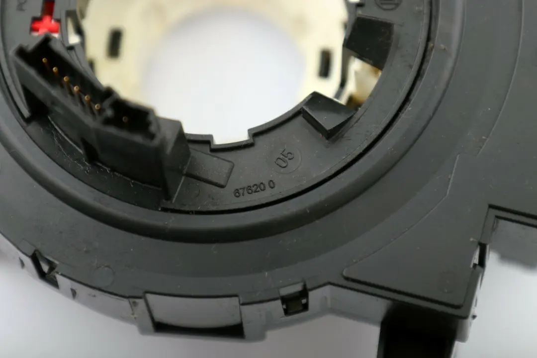 Wickelfederkassette Schaltzentrum für BMW E60 E61 E63 E64 mit Teilenummer 6976394 BMW E60 E61 E63 E64 Wickelfederkassette Schaltzentrum - SKU 6976394 - Teilenummer 6976394