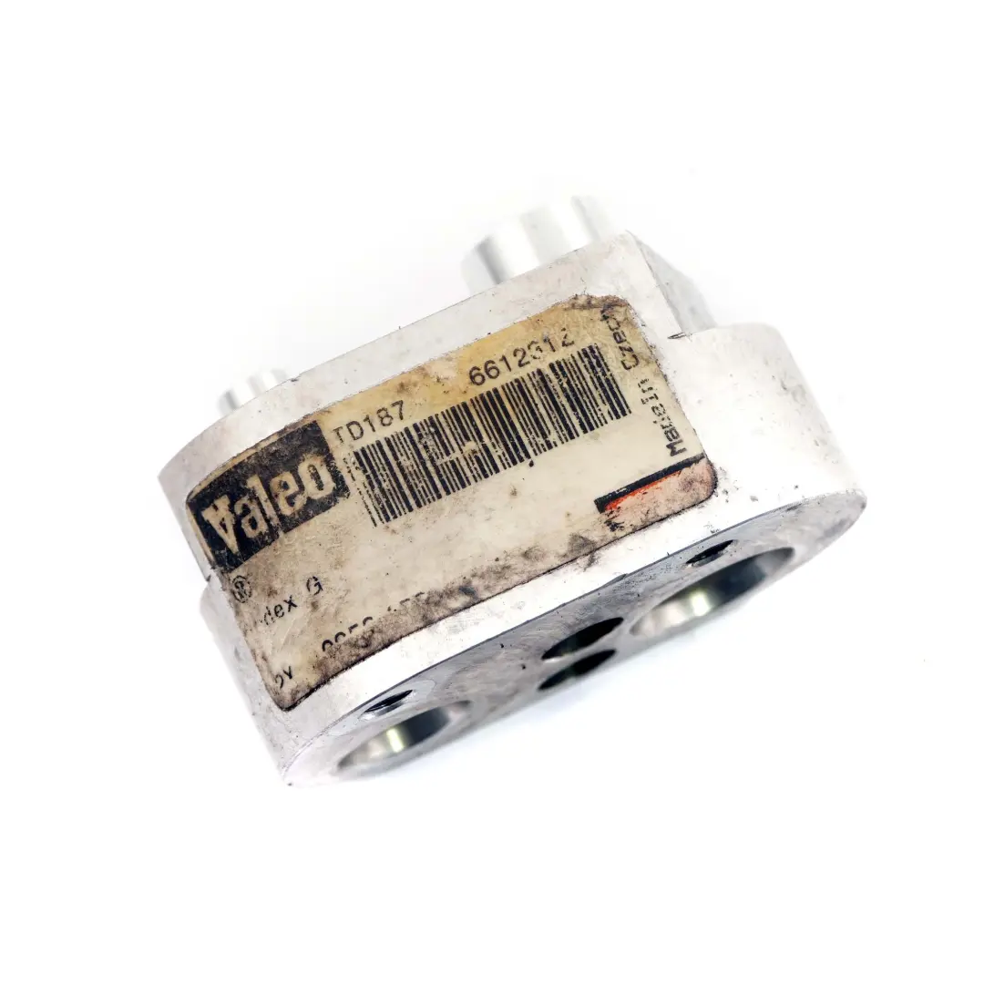 Adaptador Valvula Expansion Evaporador para Mini Cooper R50 R52 R53 con número de pieza 6977581 Mini Cooper R50 R52 R53 Adaptador Valvula Expansion Evaporador - SKU 6977581 - Número de pieza 6977581