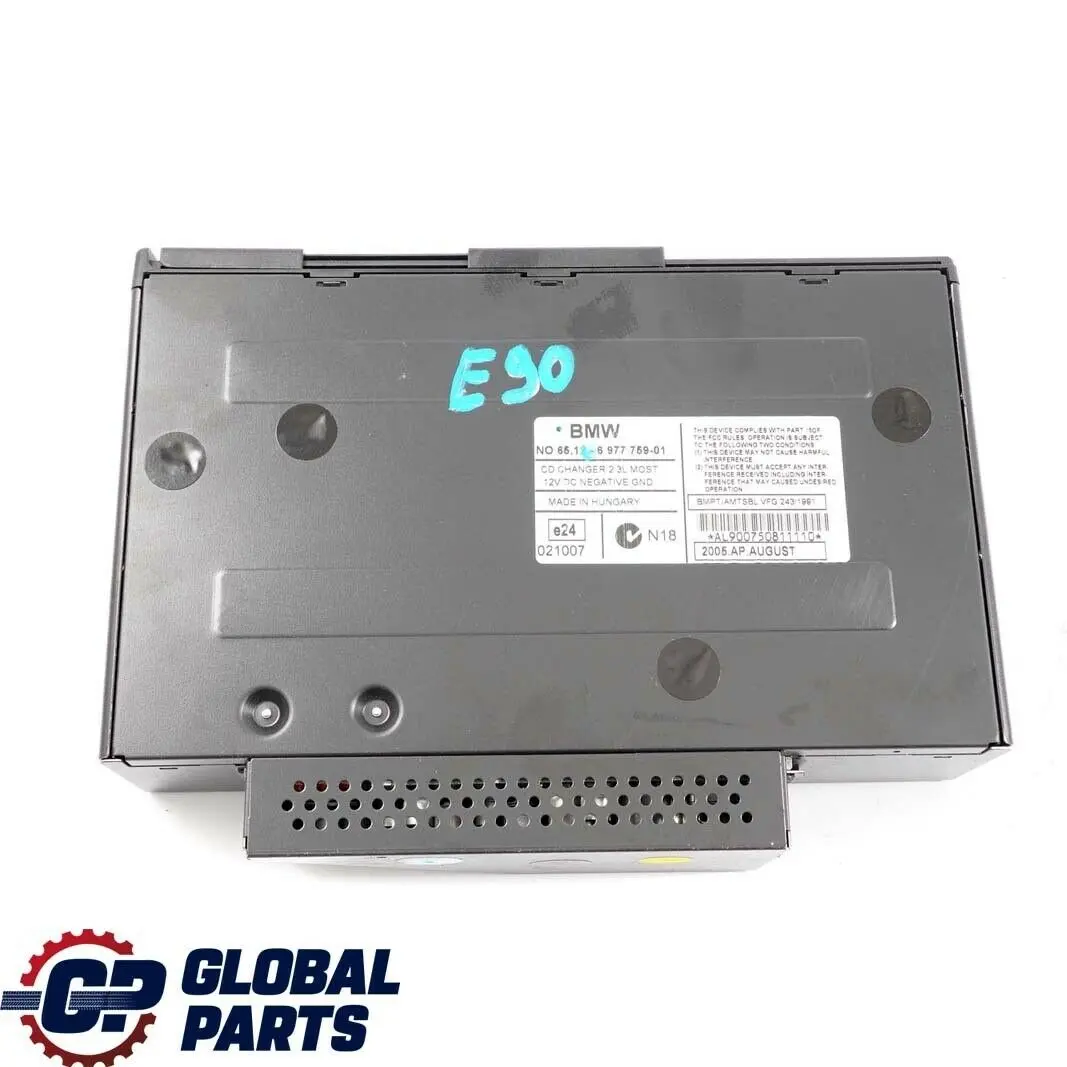 6-fach CD Changer Con Rivista per BMW E81 E87 E90 E91 E92 con numero di parte 9196669 BMW E81 E87 E90 E91 E92 6-fach CD Changer Con Rivista - SKU 6977759 - Numero di parte 9196669
