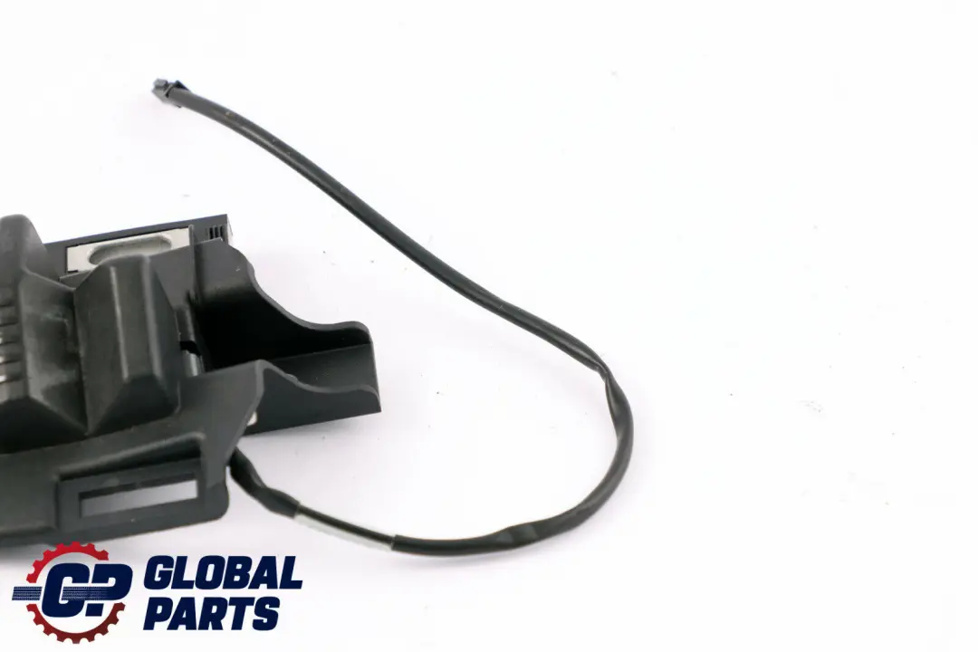 Rygiel Zamka Klapy Bagażnika Lewy do BMW E93 Cabrio o numerze 6979425 BMW E93 Cabrio Rygiel Zamka Klapy Bagażnika Lewy - SKU 6979425 - Numer Części 6979425