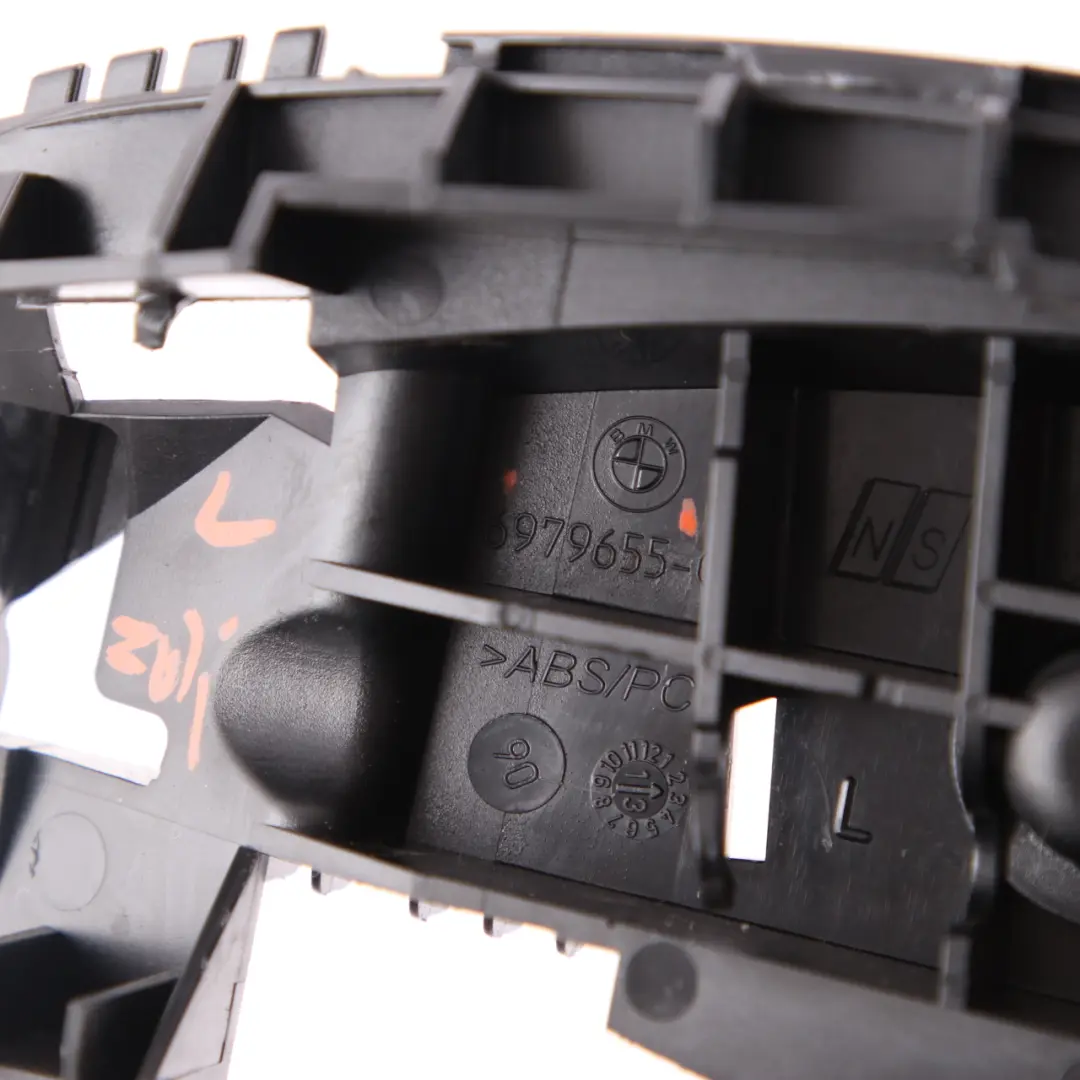 Supporto Bottone Sede Frontale SX N/S per BMW E81 E87 E90 E91 con numero di parte 6979655 BMW E81 E87 E90 E91 Supporto Bottone Sede Frontale SX N/S - SKU 6979655 - Numero di parte 6979655