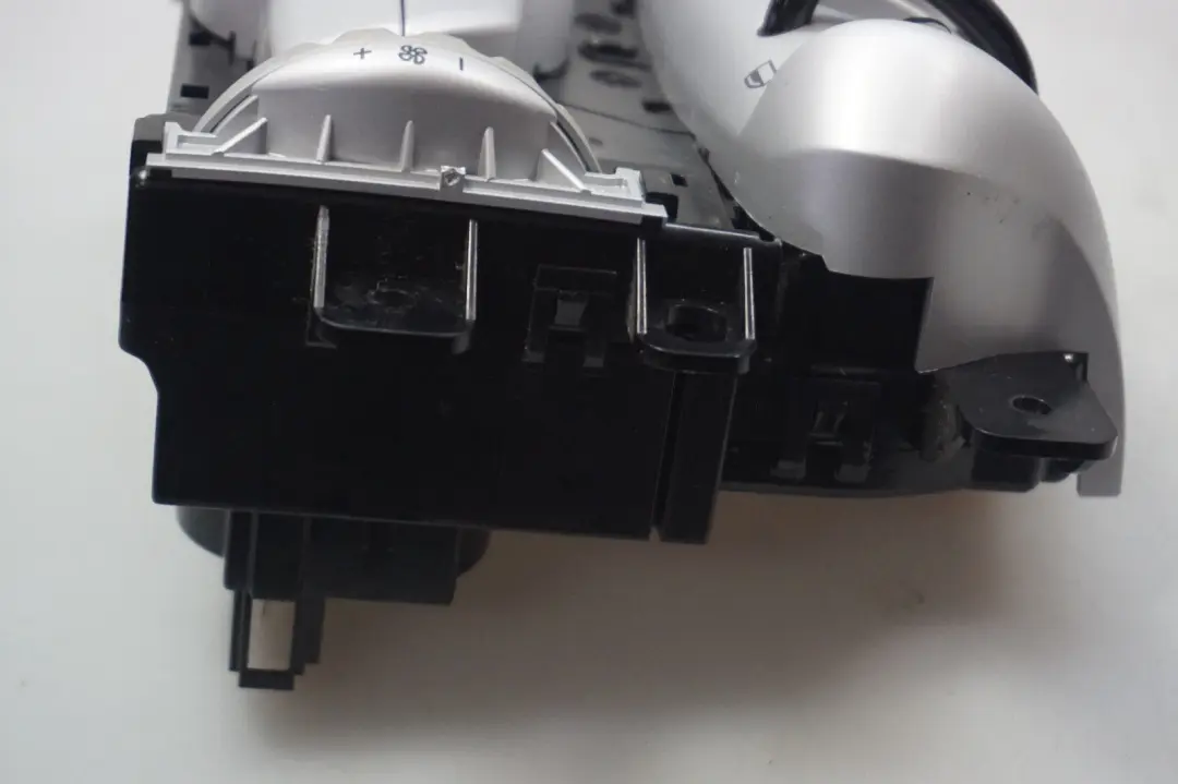 Heater Control Unit Switch 3452271 to BMW Mini Cooper One 5 R56 with Part number 69797002 BMW Mini Cooper One 5 R56 Heater Control Unit Switch 3452271 - SKU 69797002-5 - Part number 69797002