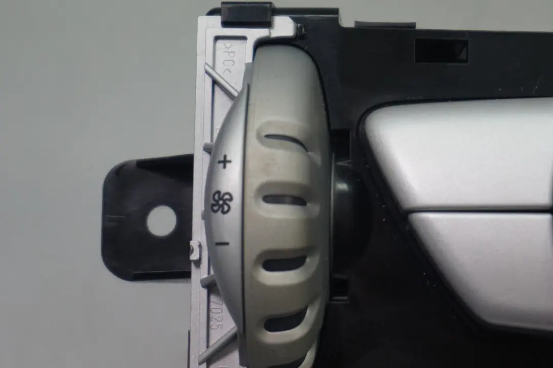 *BMW Mini Cooper One 5 R56 Bedienteil Heizung 3442594 3452271 3452458 für mit Teilenummer 69797002 *BMW Mini Cooper One 5 R56 Bedienteil Heizung 3442594 3452271 3452458 - SKU 69797002-5 - Teilenummer 69797002