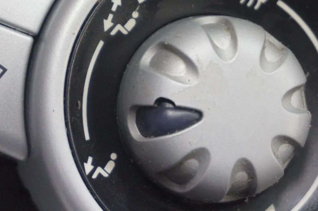 Klimaanlage Heizungssteuereinheit Schalter für BMW Mini Cooper One R56 mit Teilenummer 69797002 BMW Mini Cooper One R56 Klimaanlage Heizungssteuereinheit Schalter - SKU 69797002-6 - Teilenummer 69797002