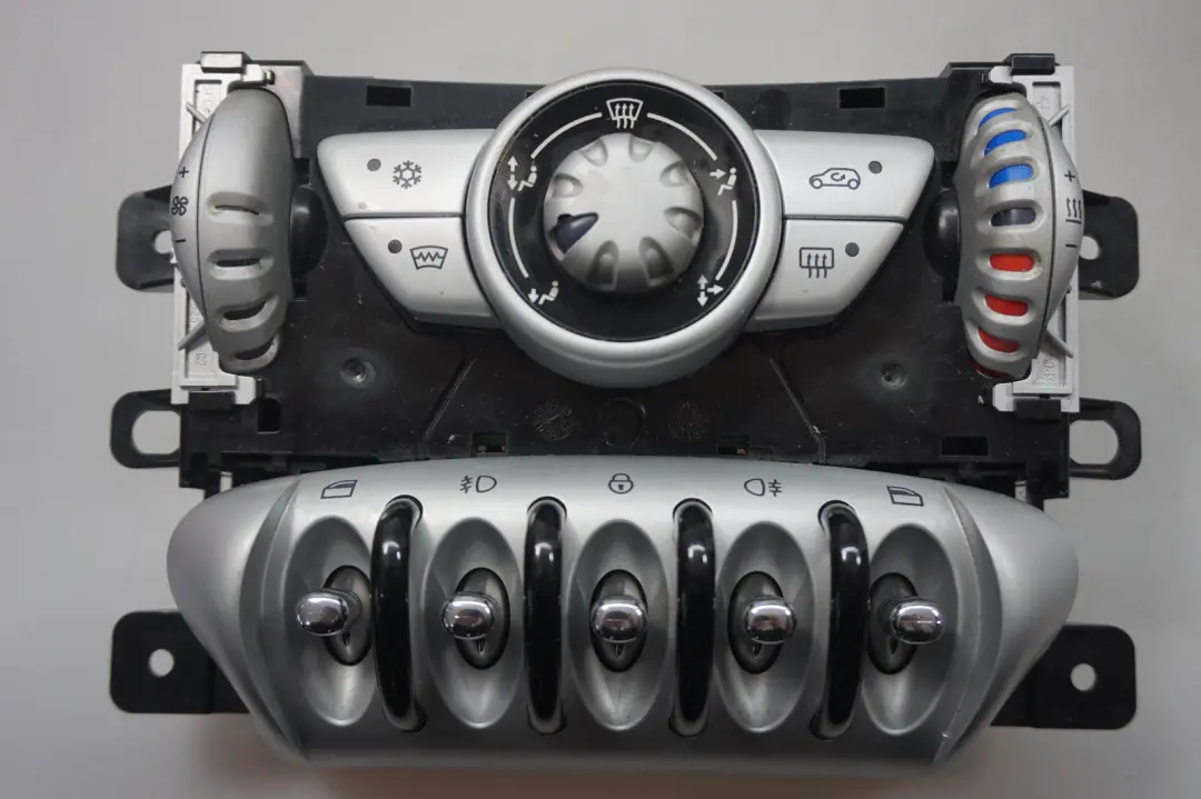 Bedienteil Heizung 3452271 für BMW Mini Cooper One R56 mit Teilenummer 69797002 BMW Mini Cooper One R56 Bedienteil Heizung 3452271 - SKU 69797002 - Teilenummer 69797002