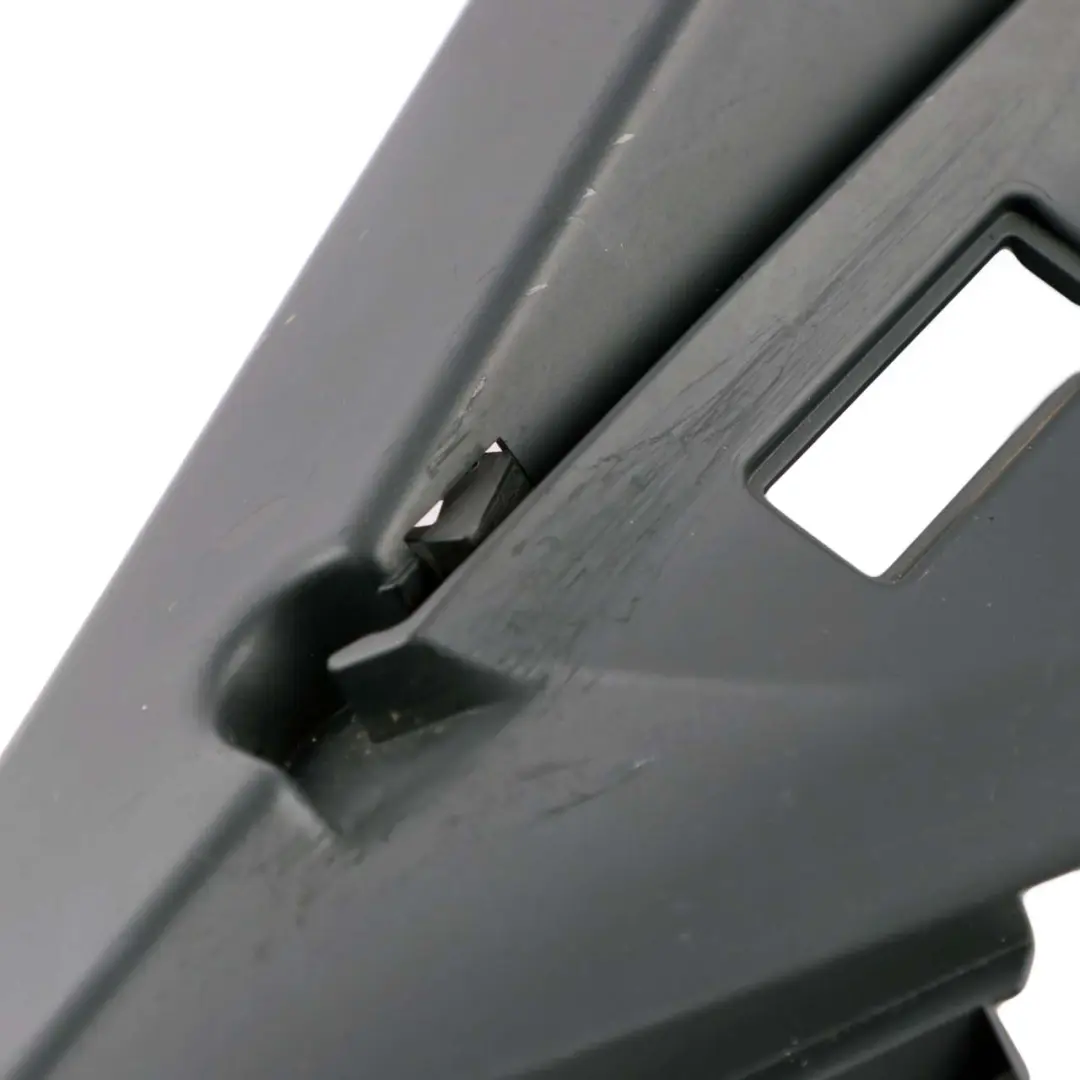 Verkleidung Säule Hinten Links Schwarz für BMW E61 mit Teilenummer 7049903 BMW E61 Verkleidung Säule Hinten Links Schwarz - SKU 6980009 - Teilenummer 7049903