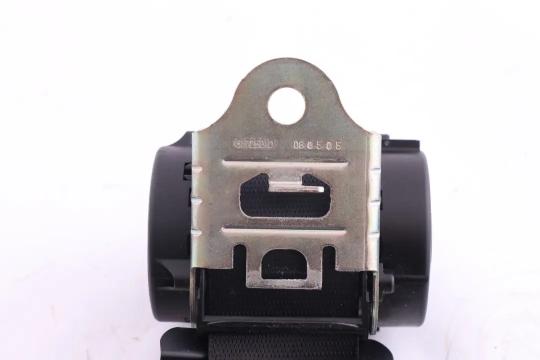Belt Upper Rear Right O/S to BMW 1 Series E88 Convertible Cabrio Seat with Part number 6981480 BMW 1 Series E88 Convertible Cabrio Seat Belt Upper Rear Right O/S - SKU 6981480 - Part number 6981480